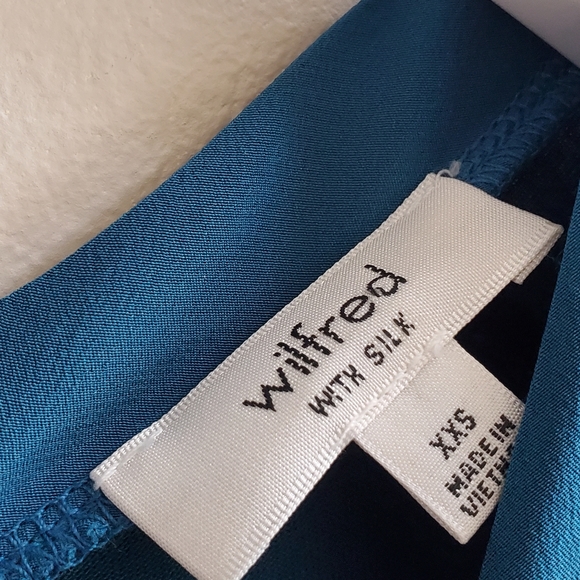 Wilfred Capucine Silk T-shirt Two Tone Tee shirt, Blue, XS - Picture 9 of 9